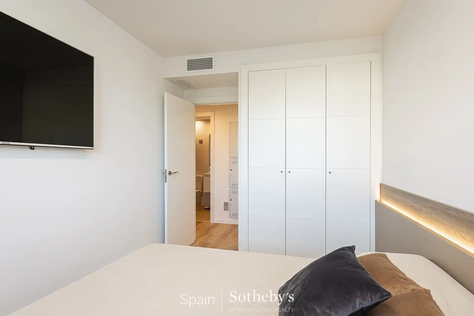 Dormitori de Apartament en venda en Sitges amb Aire condicionat, Jardí privat i Jacuzzi