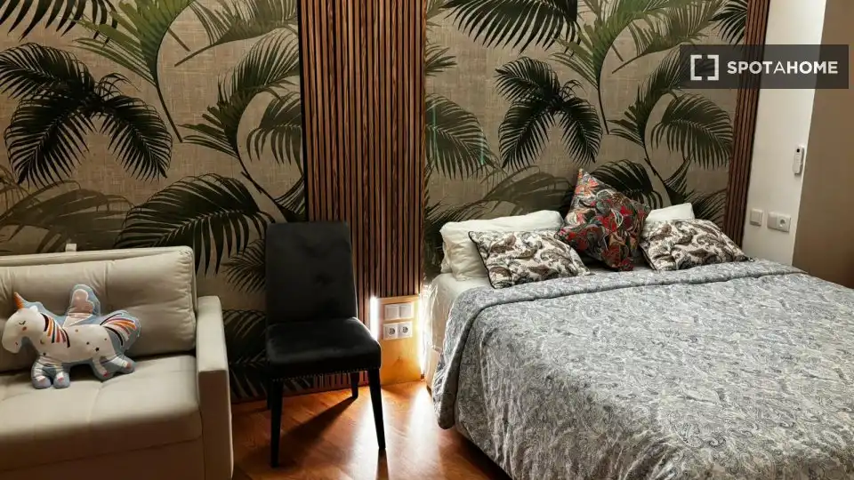 Bedroom of Flat for rent in Valencia  with Air Conditioner, Heating and Furnished