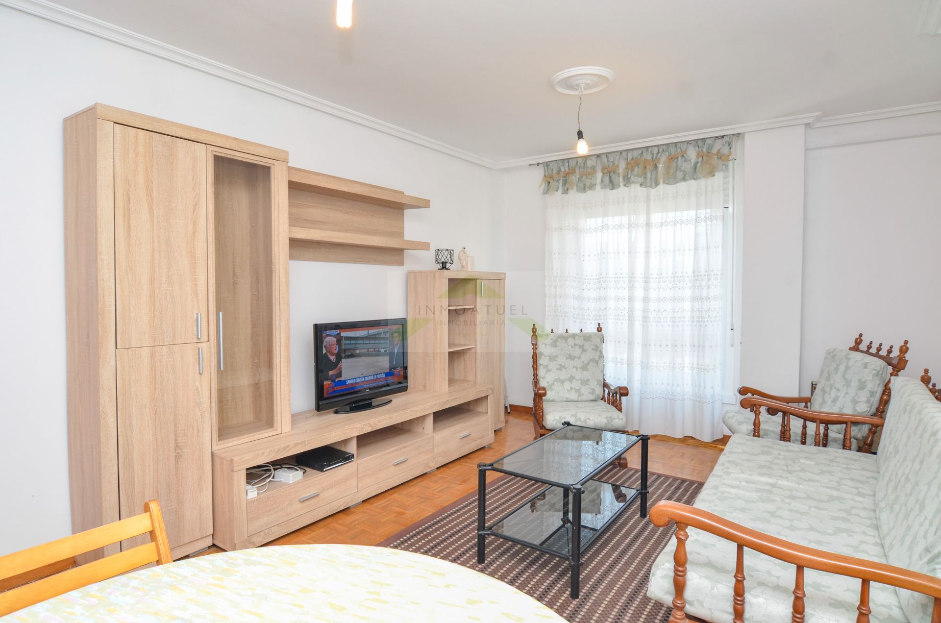 Living room of Flat to rent in A Coruña Capital   with Parquet flooring, Furnished and Oven