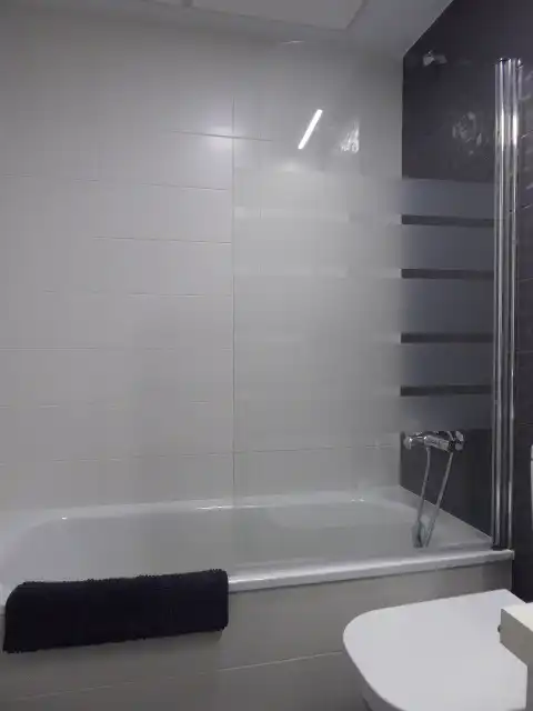Bathroom of Flat for rent in Torremolinos  with Air Conditioner, Parquet flooring and Terrace