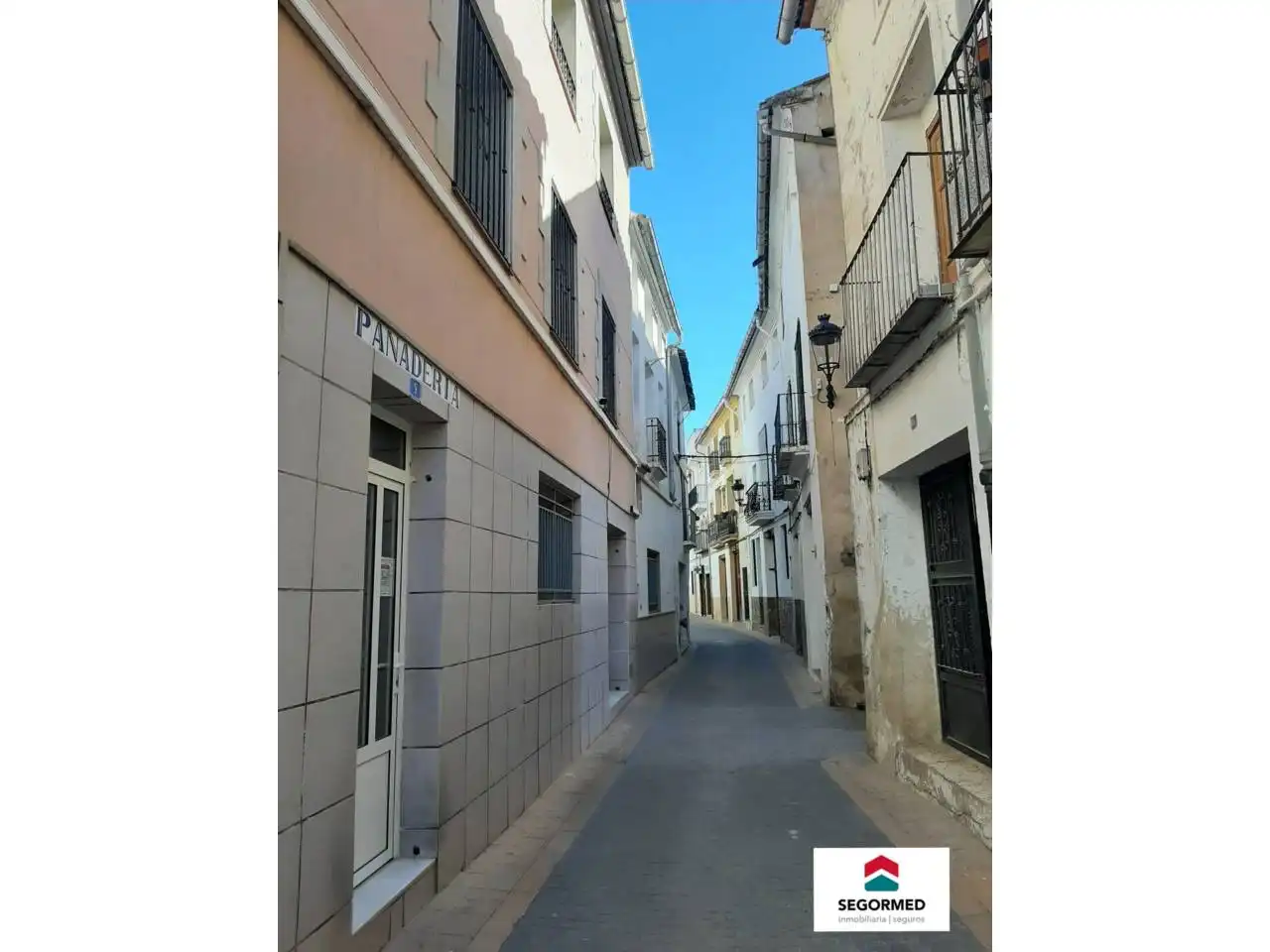 Vista exterior de Local de alquiler en Algimia de Almonacid