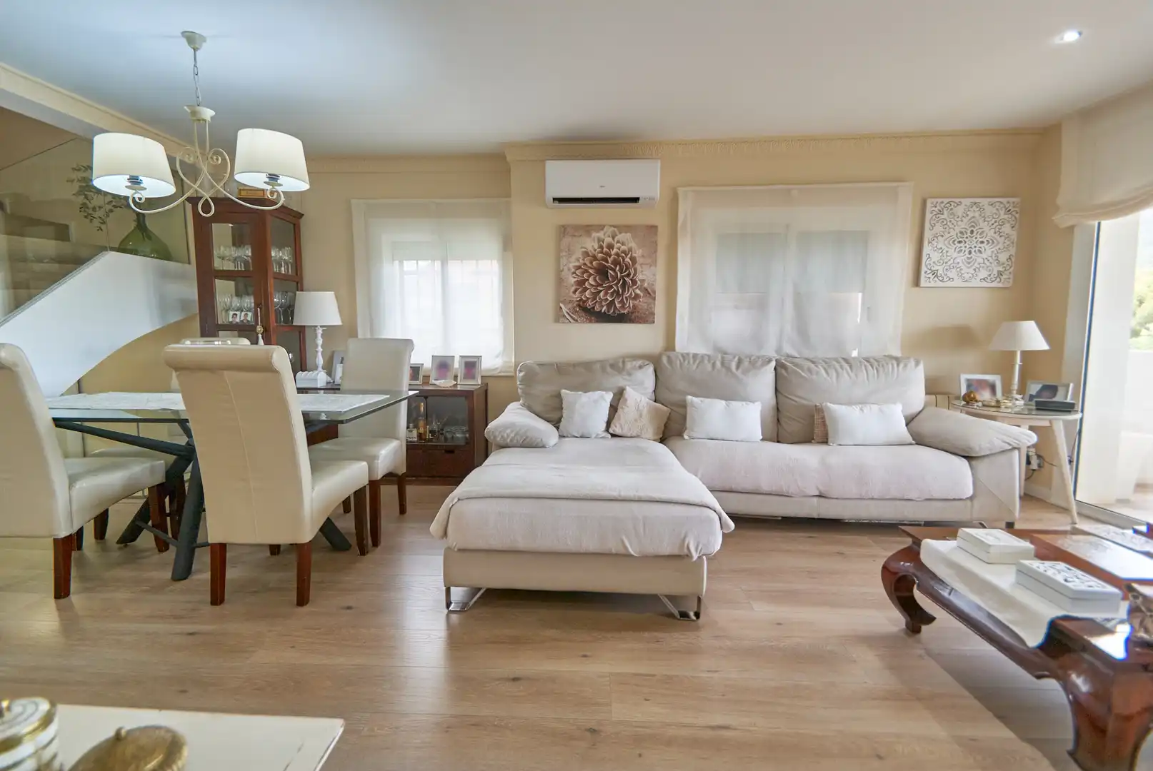 Living room of Houses for sale in Castelldefels  with Air Conditioner, Heating and Private garden