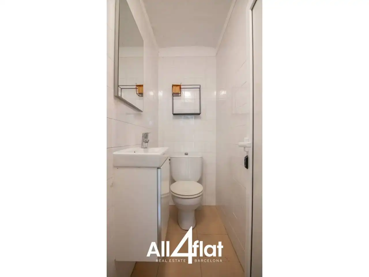 Baño de Local en venta en Barcelona