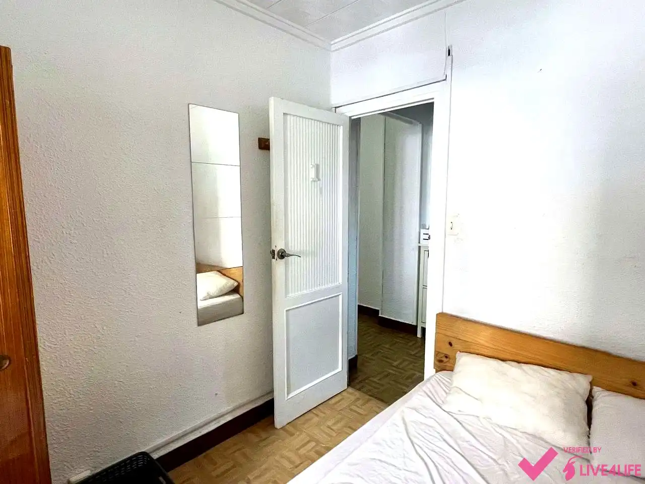 Habitación de Piso de alquiler en Valencia con Jardín privado y Amueblado