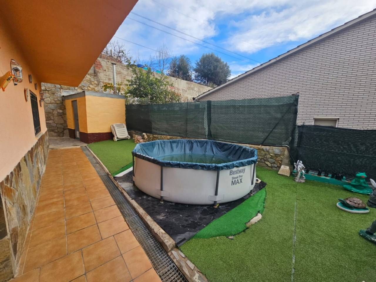 Piscina de Casa o xalet en venda en Rubí amb Aire condicionat, Calefacció i Jardí privat