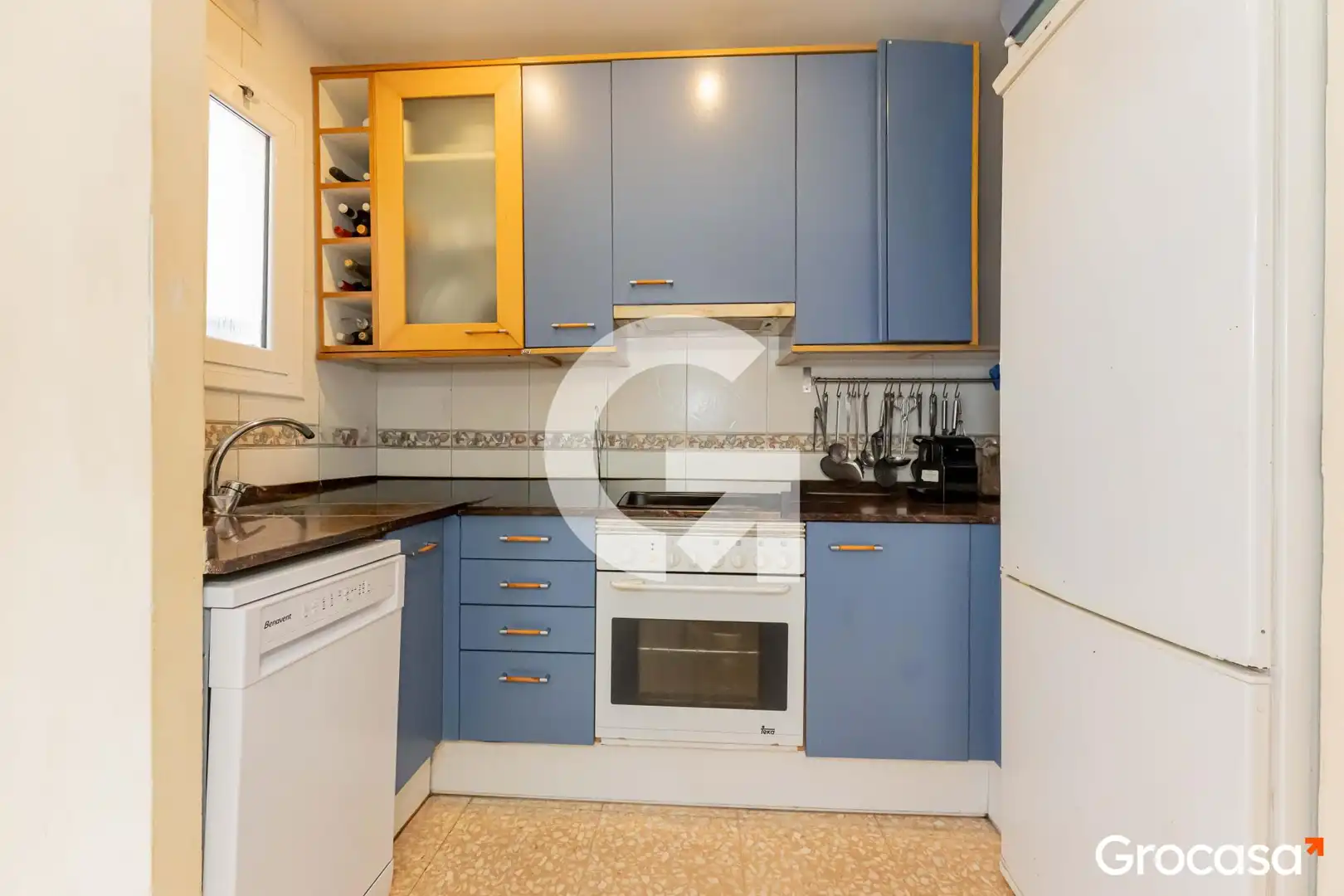 Cuina de Planta baixa en venda en Cornellà de Llobregat amb Aire condicionat, Calefacció i Terrassa