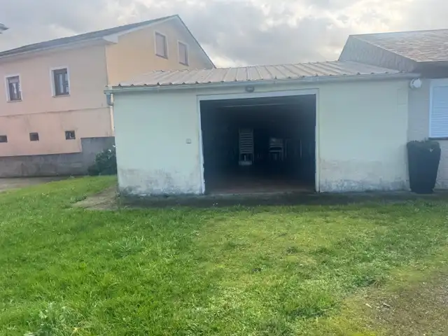 Aparcament de Casa o xalet en venda en Castropol amb Calefacció, Jardí privat i Parquet