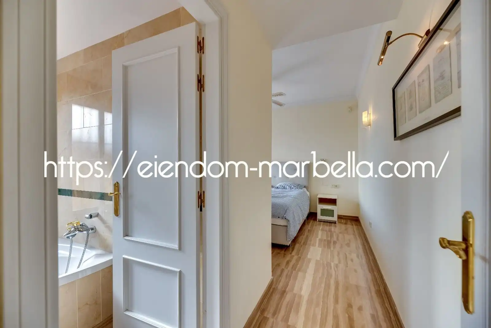Habitación de Apartamento en venta en Marbella con Aire acondicionado, Calefacción y Terraza