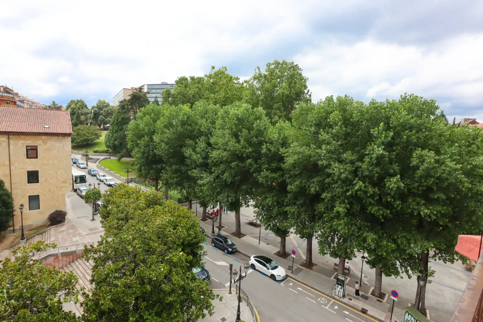Vista exterior de Piso en venta en Oviedo  con Calefacción y Terraza
