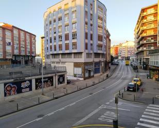 Vista exterior de Oficina de lloguer en Torrelavega  amb Calefacció