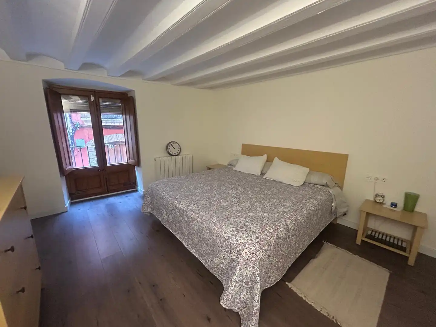 Habitación de Piso en venta en Vilanova i la Geltrú con Microondas y Balcón