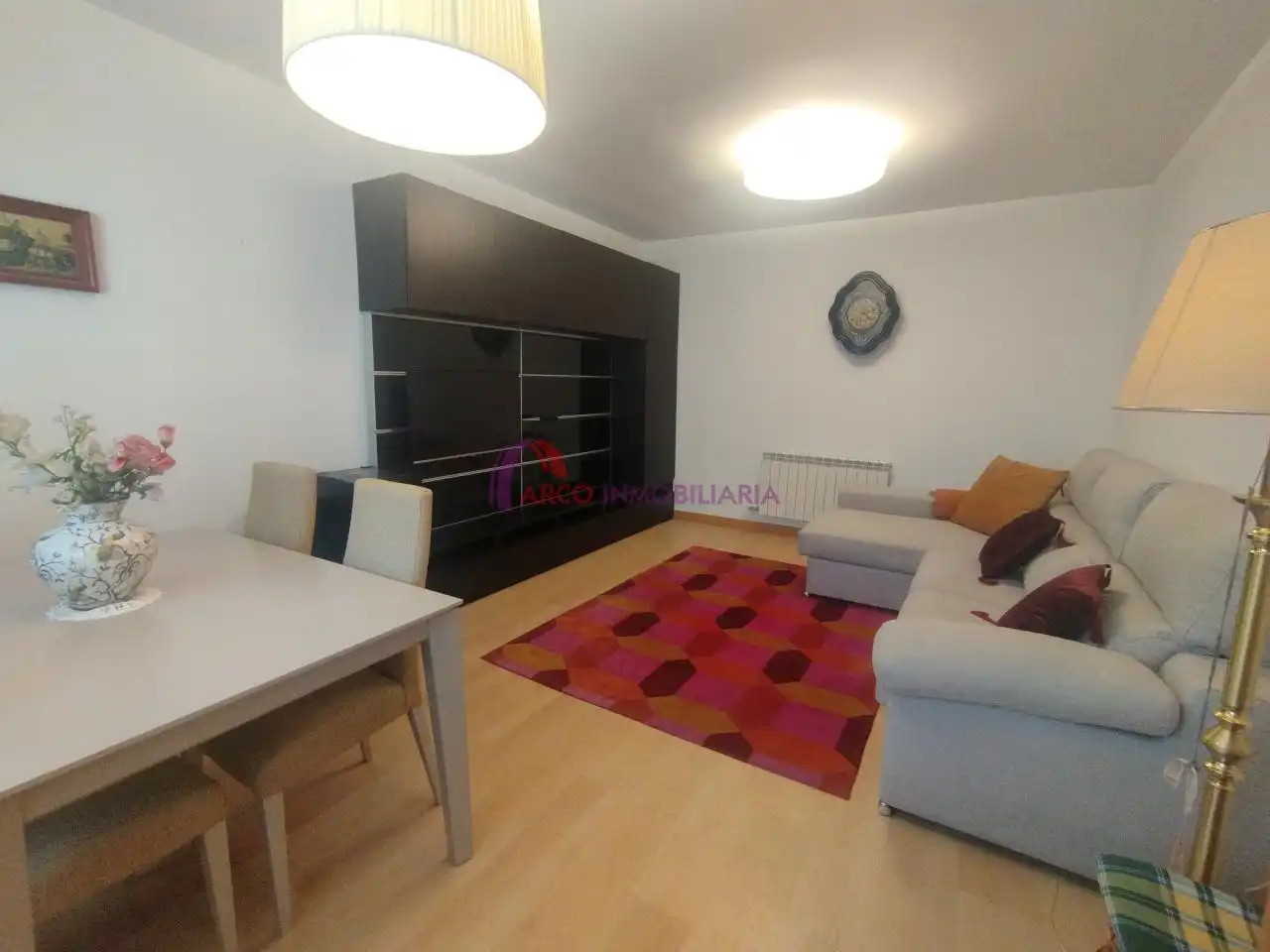 Sala d'estar de Casa o xalet de lloguer en Burgos amb Calefacció, Jardí privat i Moblat
