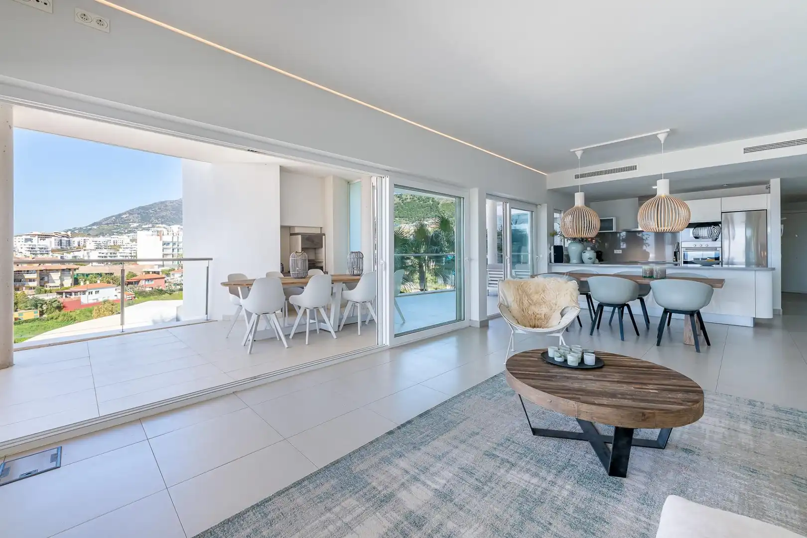 Menjador de Apartament en venda en Benalmádena amb Aire condicionat, Calefacció i Terrassa