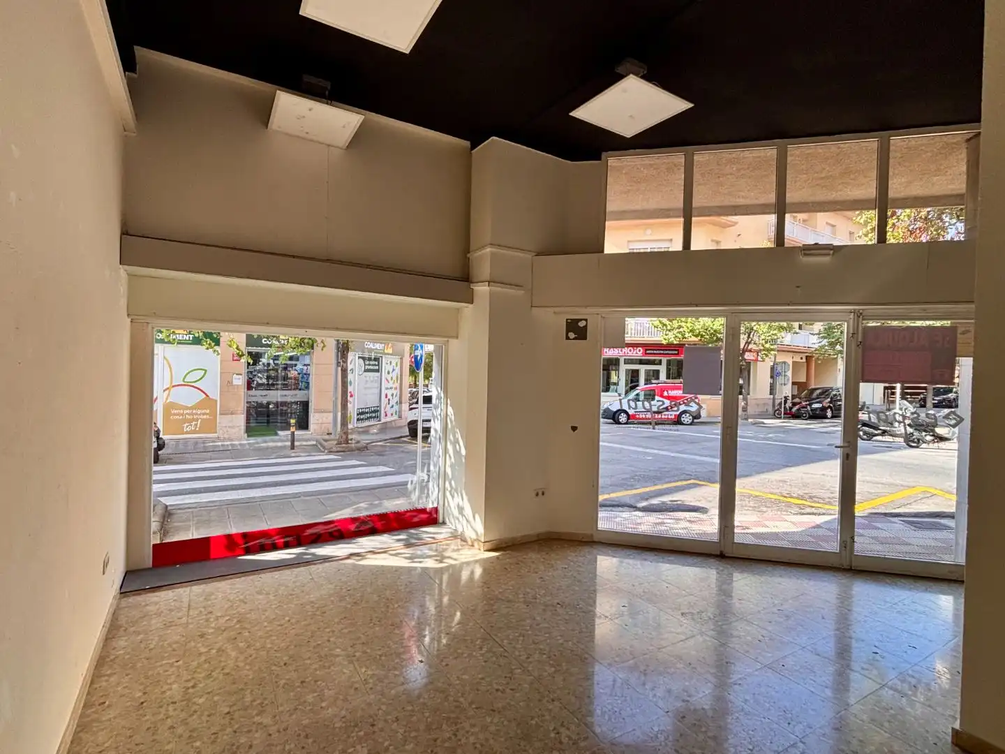 Business premises to rent in Carrer Arquitecte Gaudí 38, imagen 4