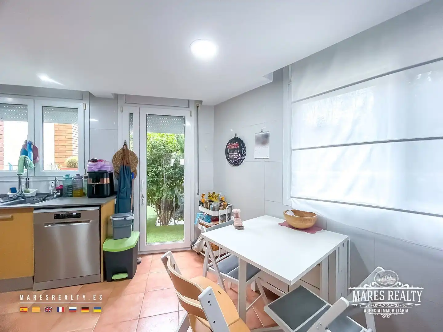 Cocina de Casa adosada en venta en Canet de Mar con Aire acondicionado, Calefacción y Jardín privado