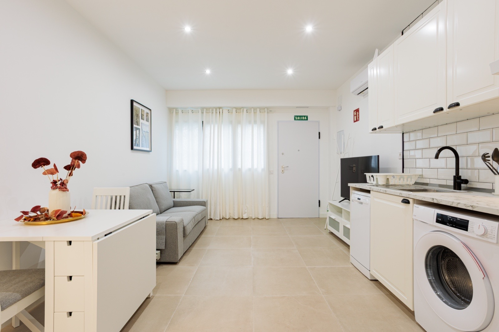 Living room of Apartment to rent in  Madrid Capital  with Air Conditioner and Heating