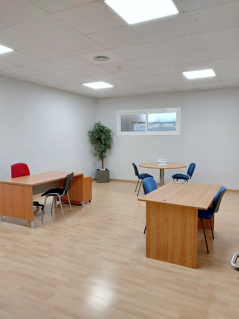 Office to rent in Reus  with Air Conditioner and Alarm