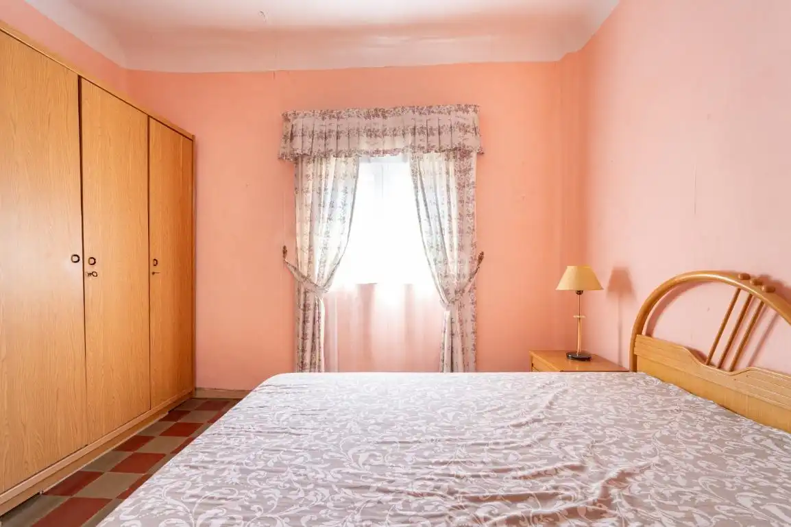 Dormitori de Casa adosada en venda en Granada