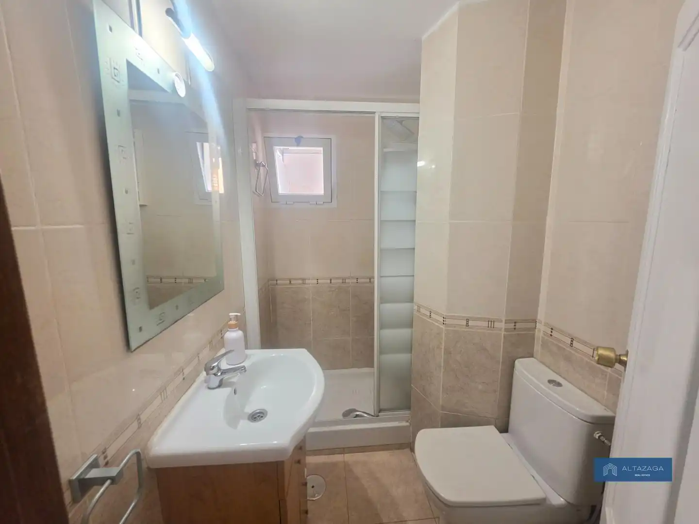 Badezimmer von Wohnung zum Verkauf in San Sebastián de los Reyes mit Klimaanlage, Heizung und Terrasse