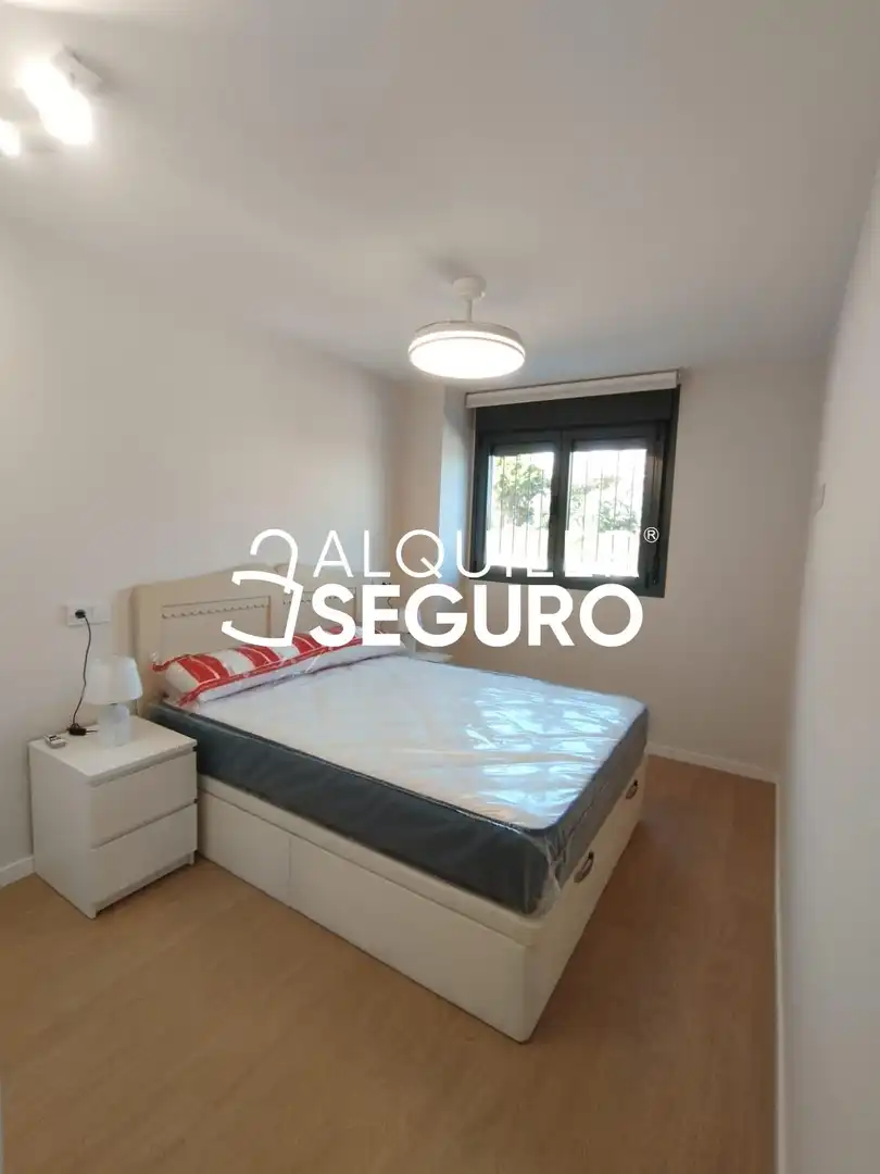 Dormitori de Pis de lloguer en Mijas amb Aire condicionat, Piscina i Moblat