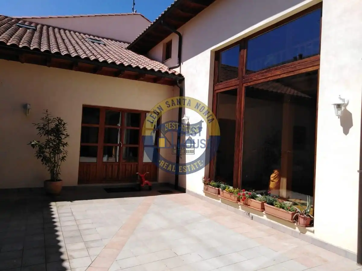 Casa o chalet en venta en Villaquilambre con Calefacción, Jardín privado y Parquet
