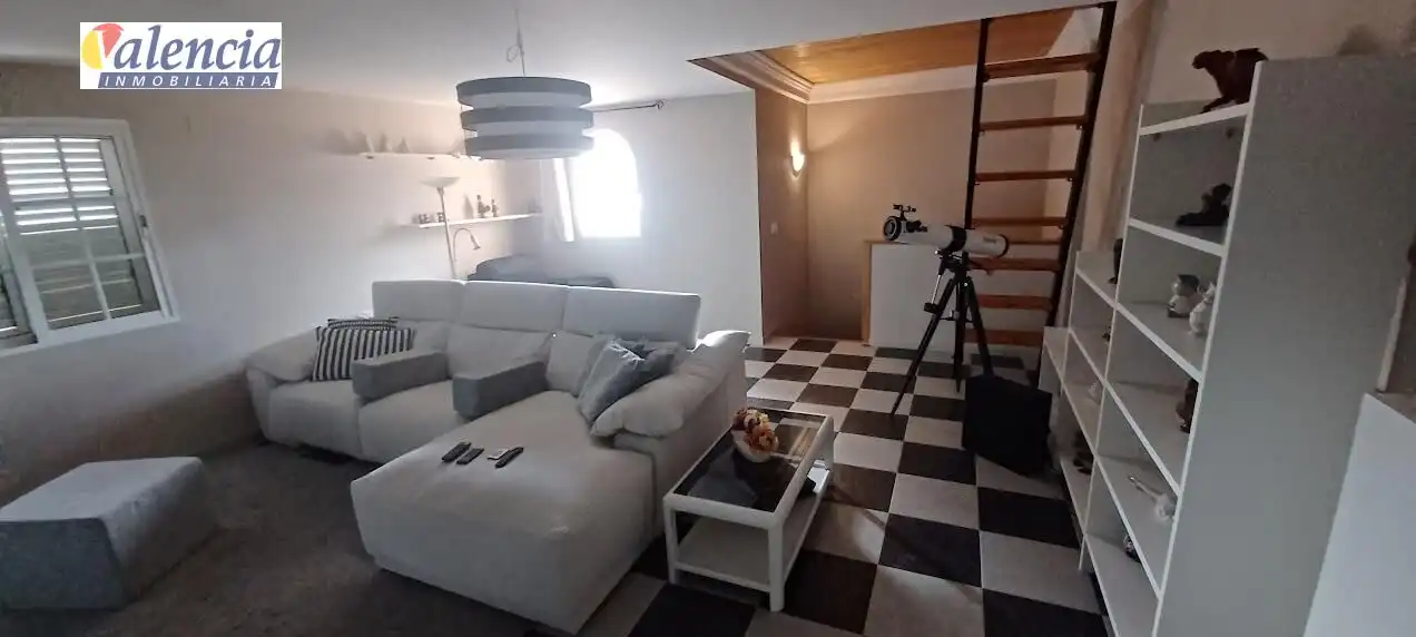 Sala de estar de Casa o chalet en venta en Chiva con Jardín privado