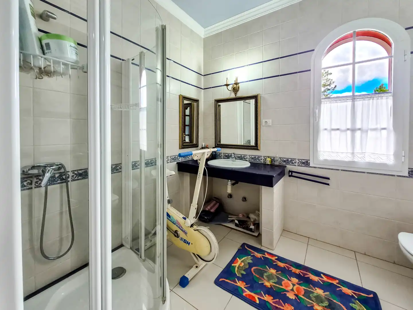 Bathroom of Houses for sale in Santa Brígida  with Private garden, Terrace and Storage room