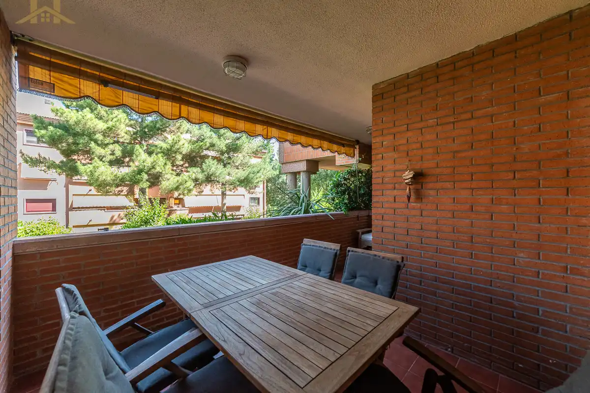 Terraza de Piso en venta en Pozuelo de Alarcón con Aire acondicionado, Calefacción y Jardín privado