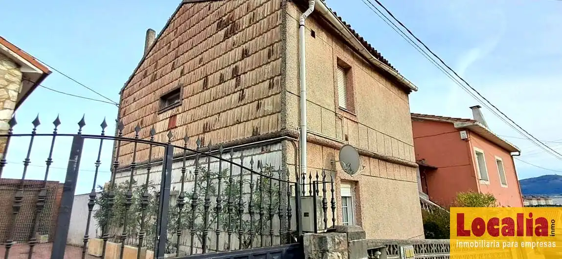 Vista exterior de Casa o xalet en venda en Camargo