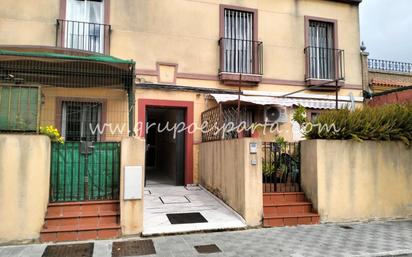 Exterior view of Duplex for sale in Gelves  with Community pool