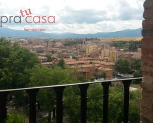 Vista exterior de Edifici en venda en Segovia Capital