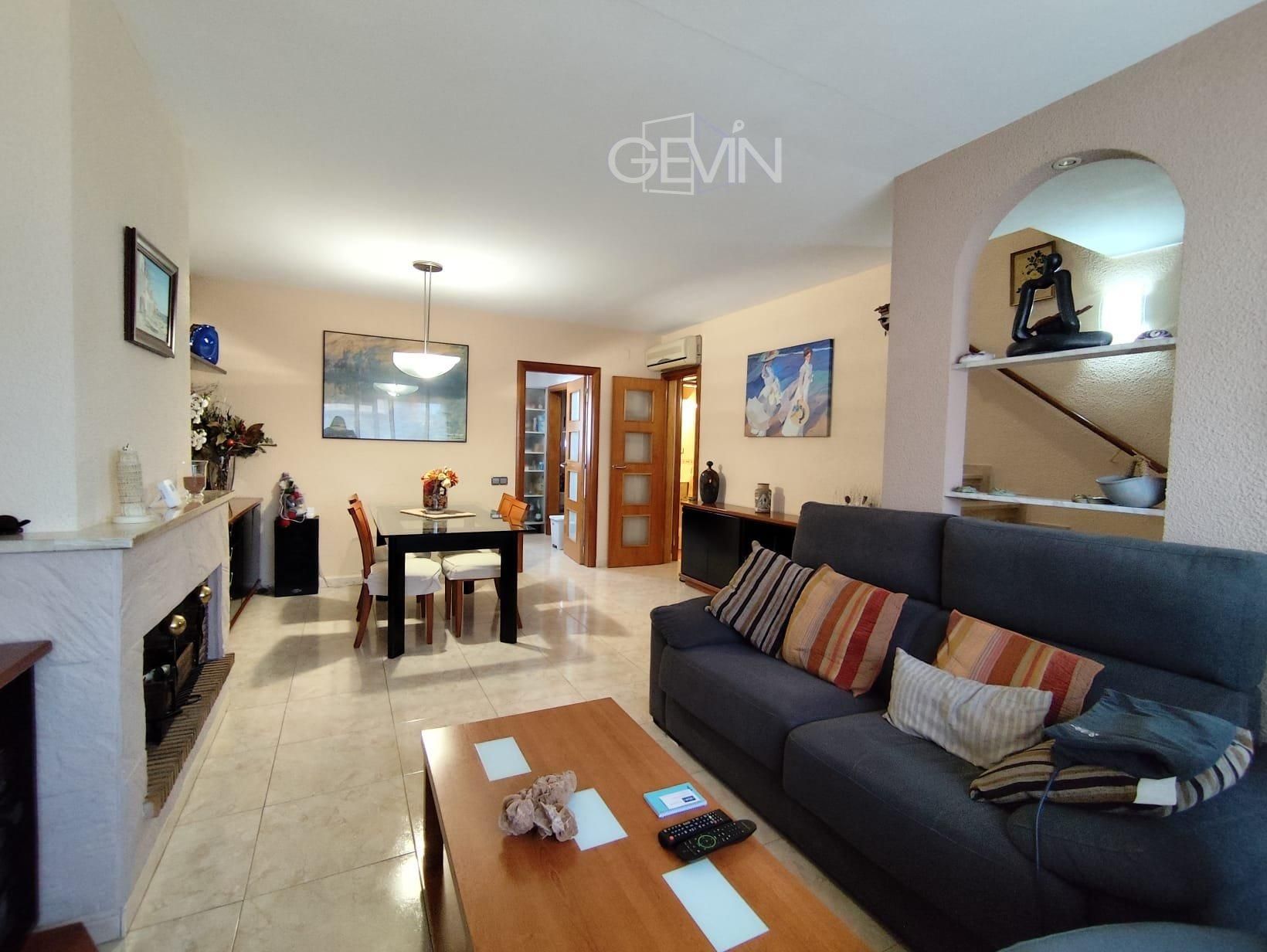 Casa adosada en venta