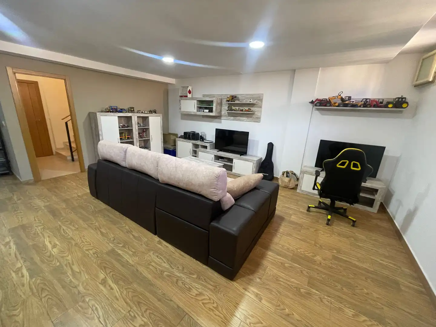 Casa adosada en venda en Alhaurín de la Torre amb Aire condicionat, Jardí privat i Terrassa