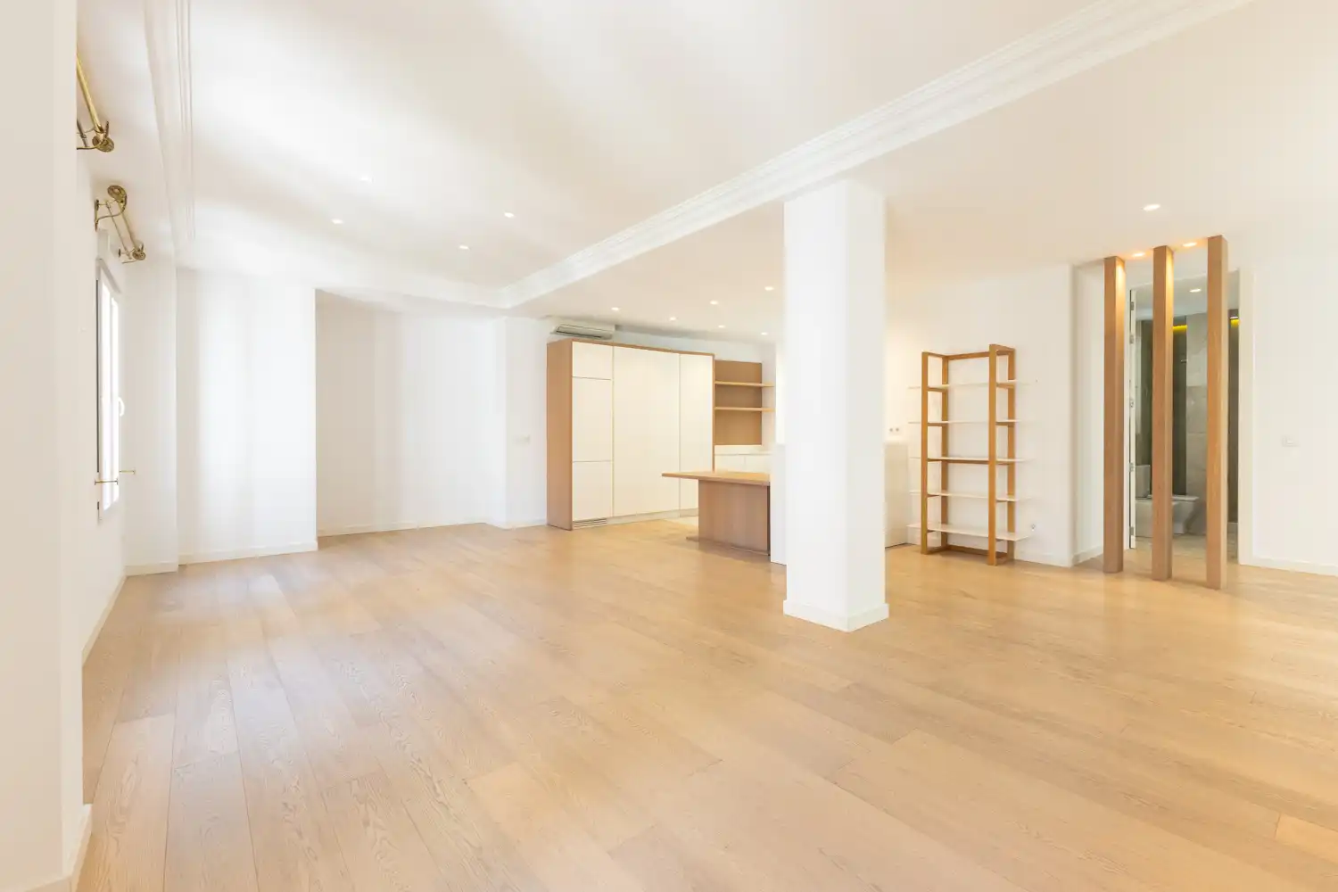 Living room of Flat for rent in Valencia  with Air Conditioner, Heating and Furnished