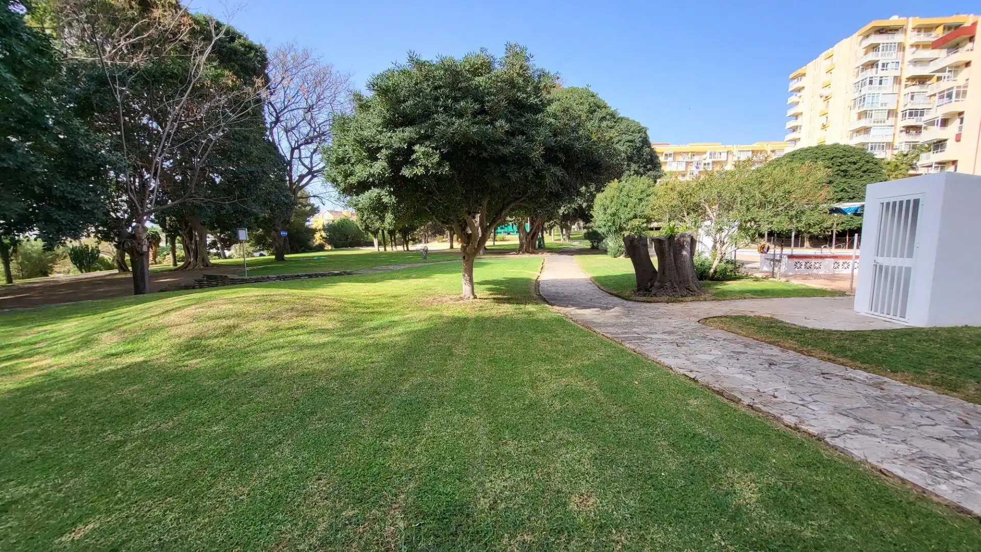 Garten von Wohnung zum Verkauf in Benalmádena mit Klimaanlage, Privatgarten und Möbliert
