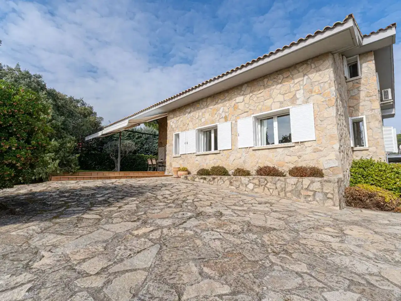 Vista exterior de Casa o xalet en venda en Valdemorillo amb Aire condicionat