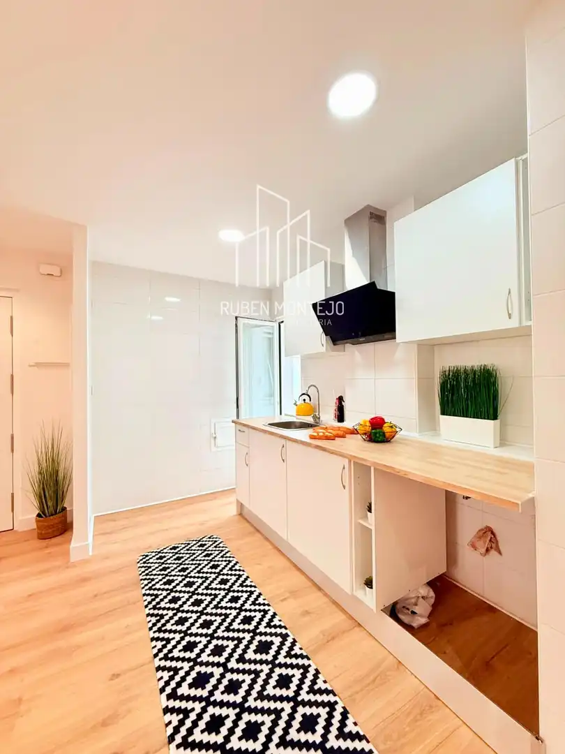 Cocina de Piso en venta en Salamanca con Calefacción, Terraza y Balcón