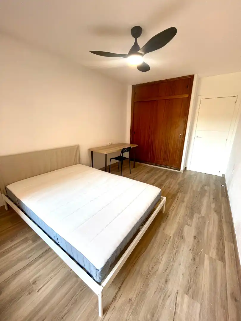 Habitación en Carrer de San Carlos, Carolinas Bajas