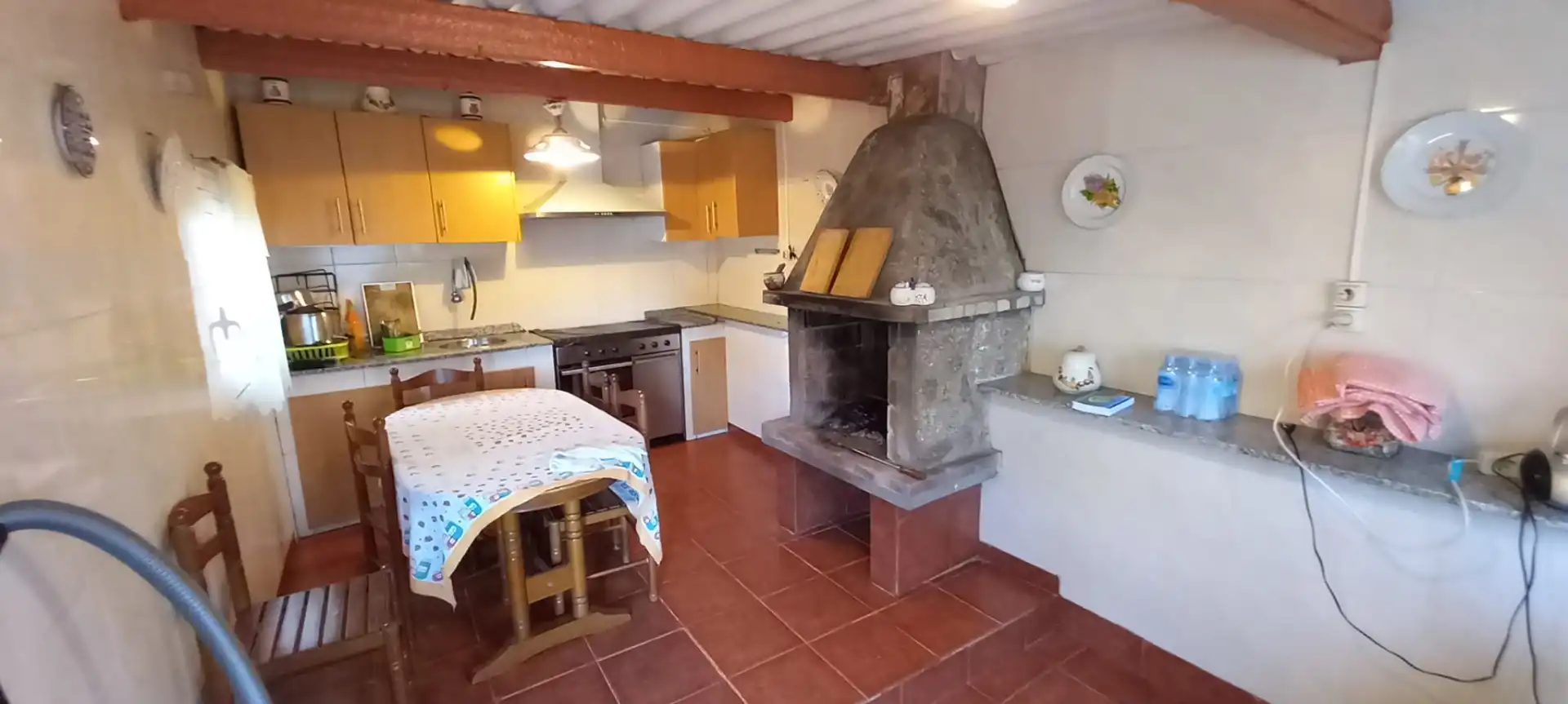 Cuina de Casa o xalet en venda en Vilagarcía de Arousa amb Calefacció, Jardí privat i Terrassa