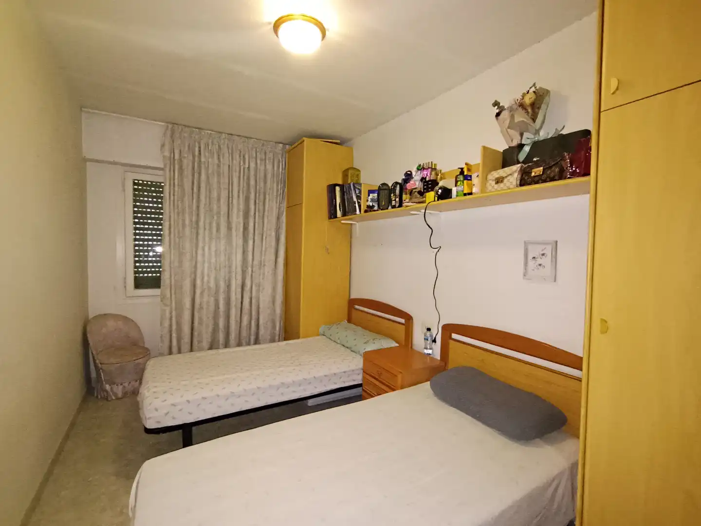 Dormitori de Pis en venda en Benicasim / Benicàssim amb Terrassa, Traster i Moblat