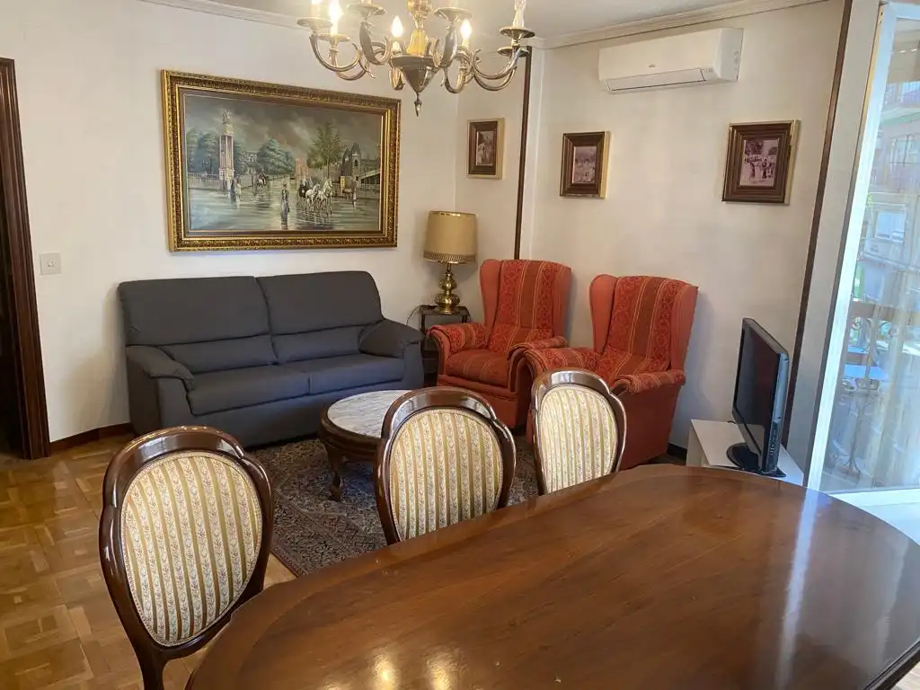 Piso con terraza en alquiler en RODRIGUEZ FABRES