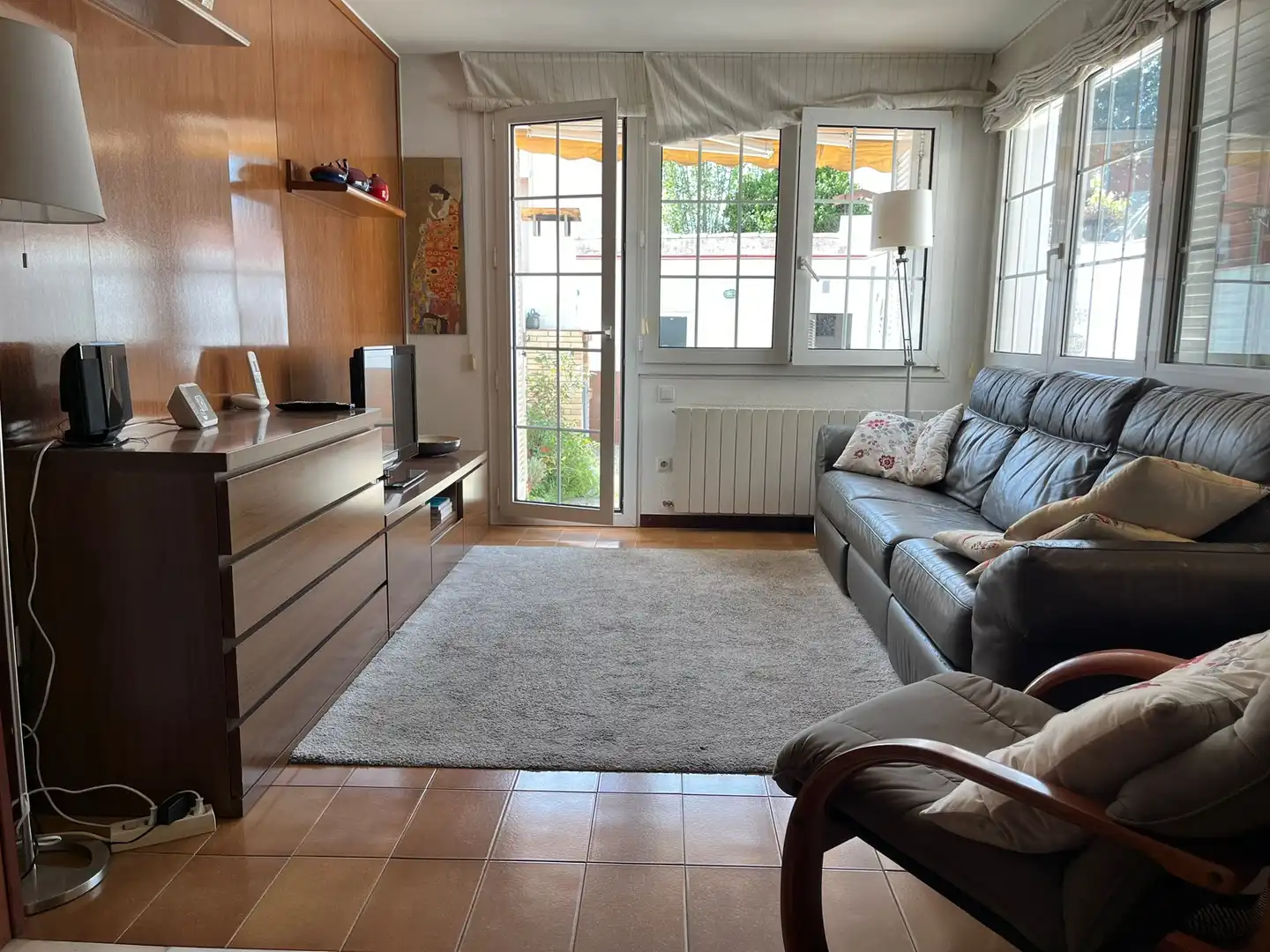 Sala de estar de Casa adosada en venta en Esparreguera con Calefacción, Trastero y Amueblado