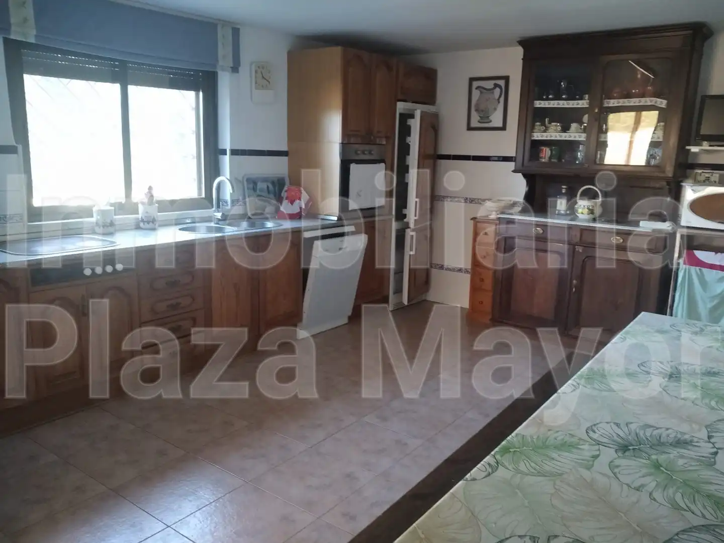 Cuina de Casa o xalet en venda en Morille amb Jardí privat, Terrassa i Moblat
