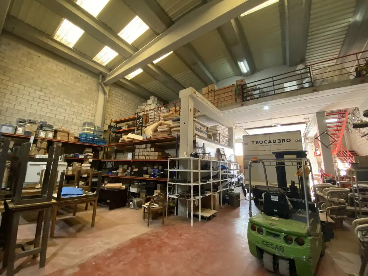 Nau industrial en venda en Marbella amb Alarma