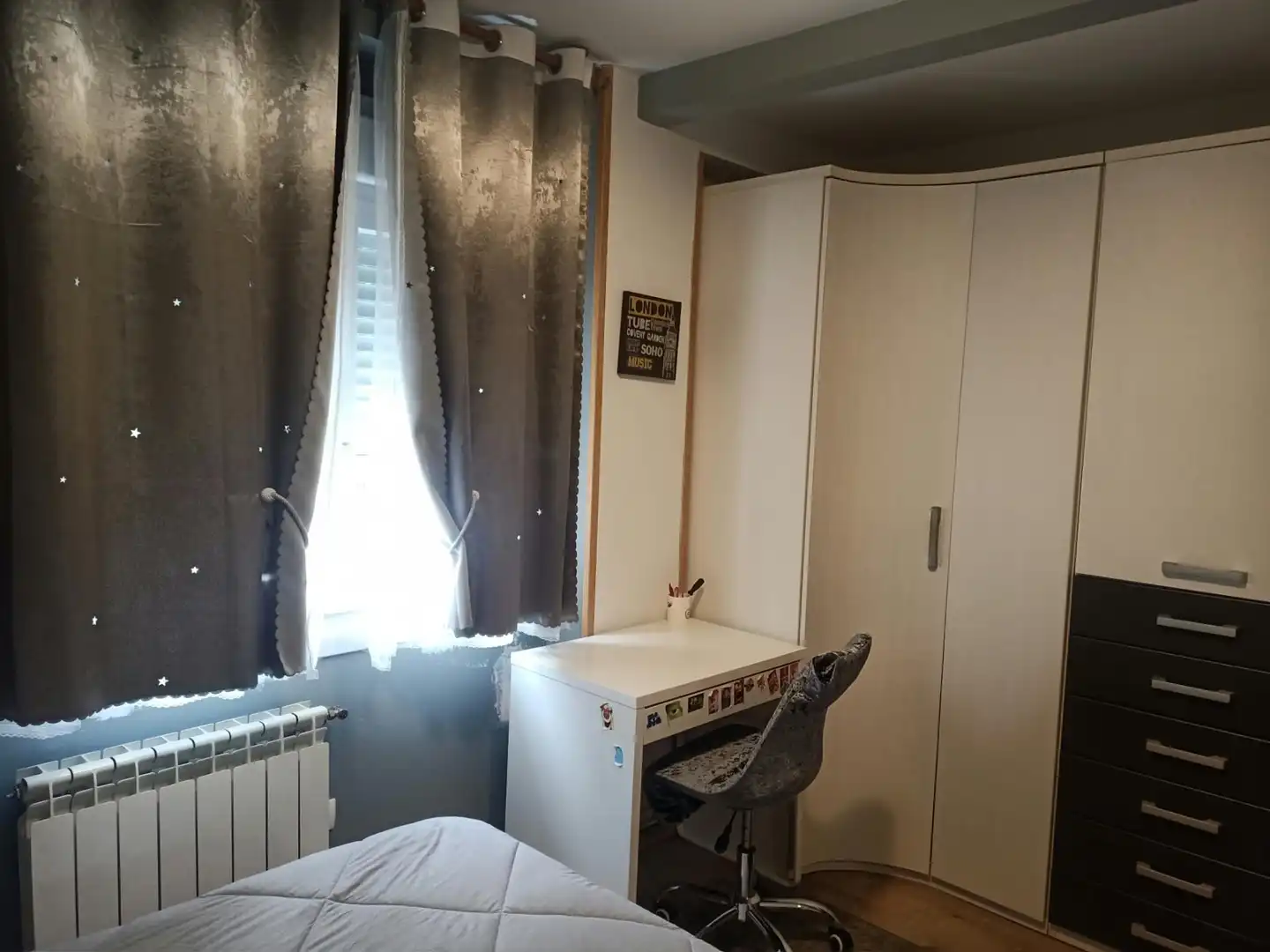 Bedroom of Flat for sale in Oeste