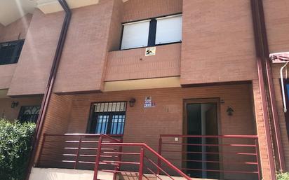 Exterior view of Single-family semi-detached for sale in Alcalá de Henares  with Terrace and Balcony