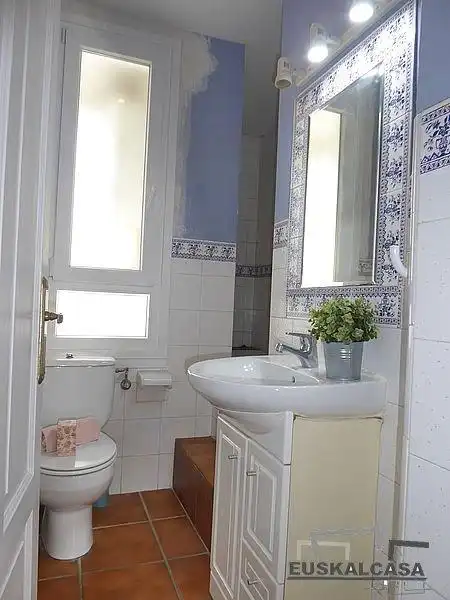 Baño de Piso en venta en Bilbao  con Calefacción y Balcón