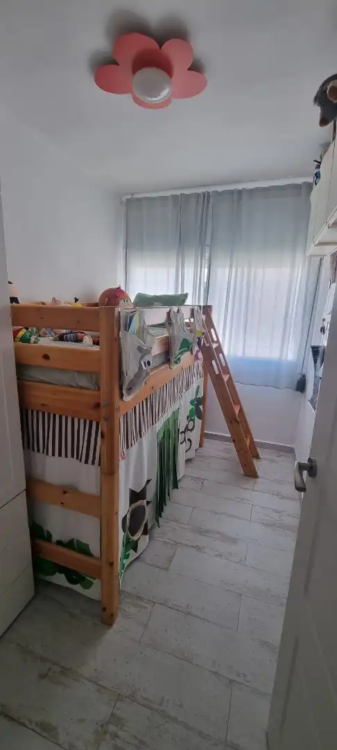 Habitación de Piso en venta en Badalona con Parquet, Horno y Alarma