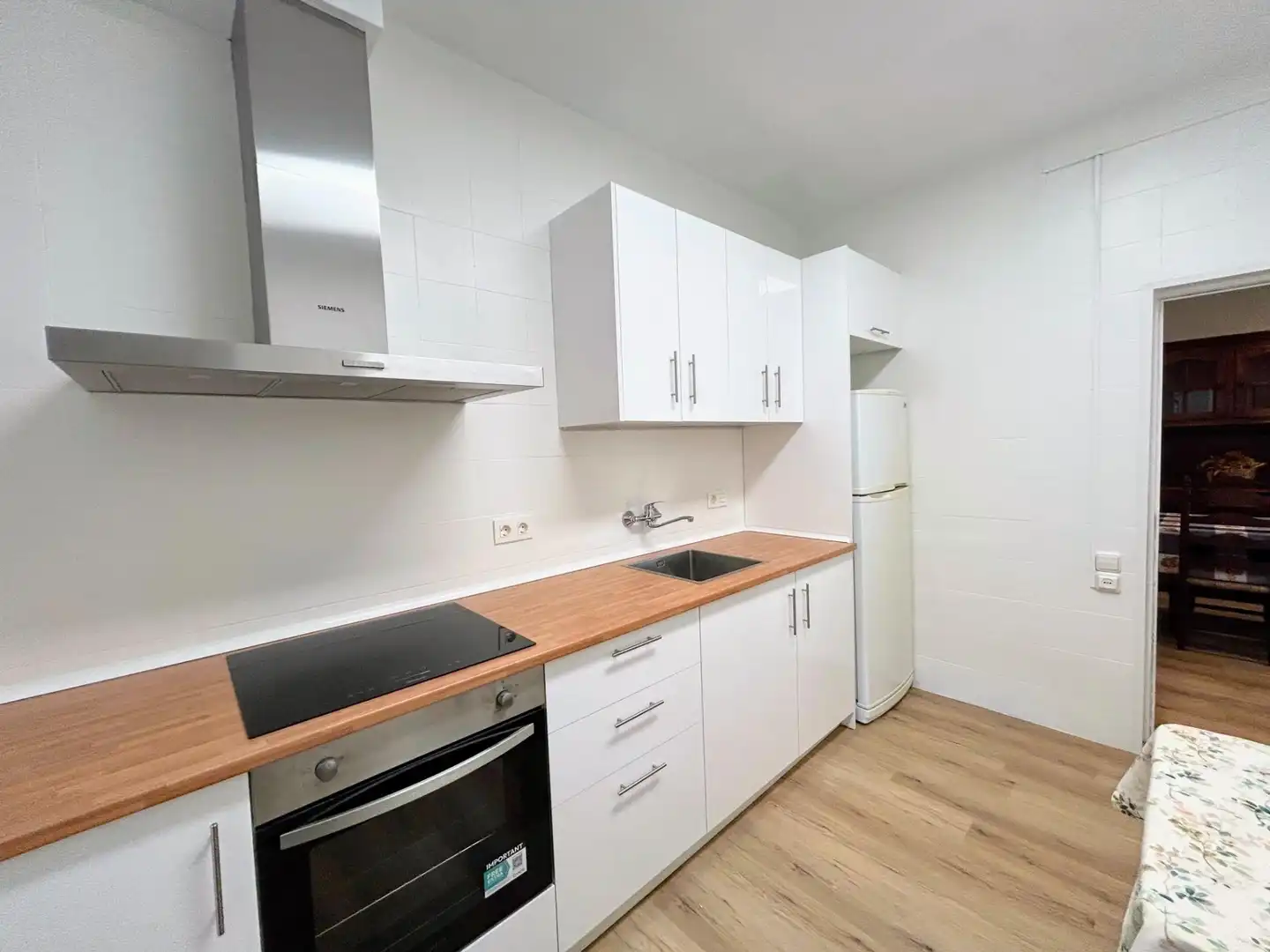 Kitchen of Flat for rent in Sant Cugat del Vallès  with Private garden, Parquet flooring and Terrace