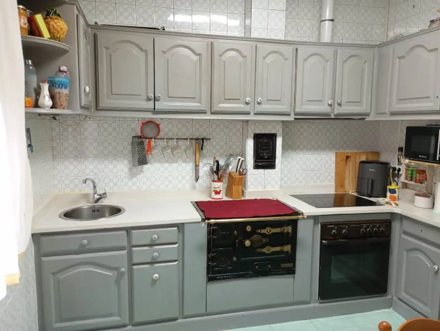 Cocina de Casa o chalet en venta en Los Corrales de Buelna  con Calefacción, Jardín privado y Terraza